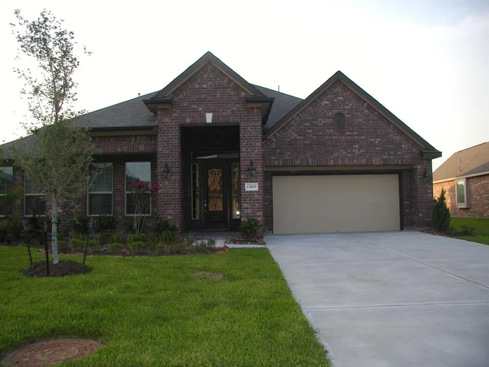 Unit for sale at 13803 Creekmill Court, Rosharon, TX 77583