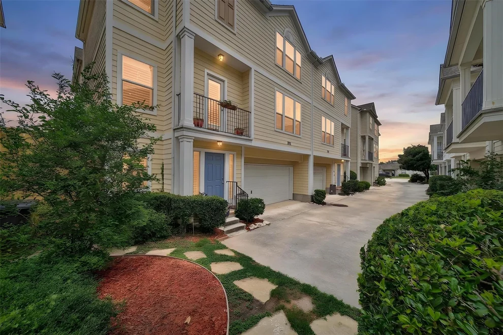 Unit for sale at 1612 W 25th Street, Houston, TX 77008