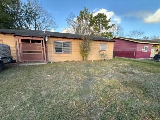 Unit for sale at 5143 Dumore Drive, Houston, TX 77048