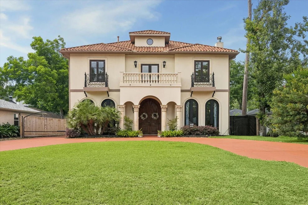 Unit for sale at 8448 Westview Drive, Houston, TX 77055
