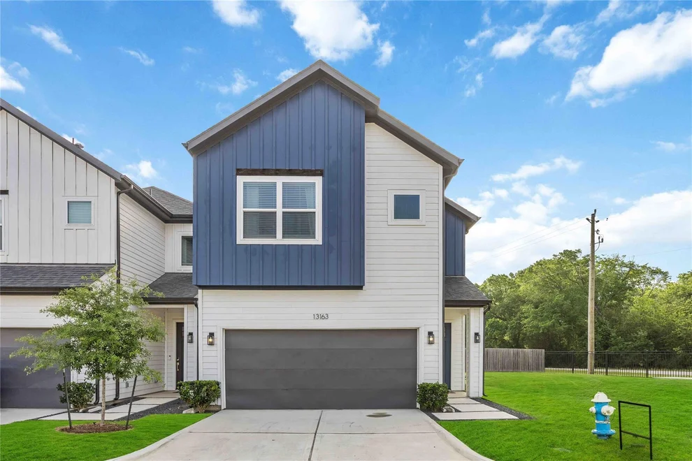 Unit for sale at 13138 Perennial Springs Drive, Houston, TX 77048