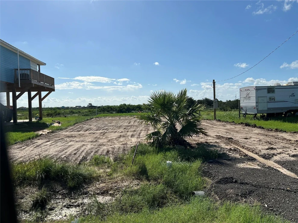Unit for sale at 632 18th Street, San Leon, TX 77539