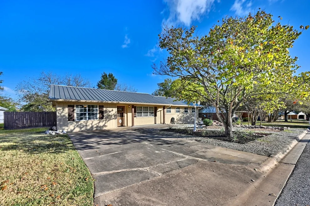 Unit for sale at 1006 Top Hill Drive, Brenham, TX 77833