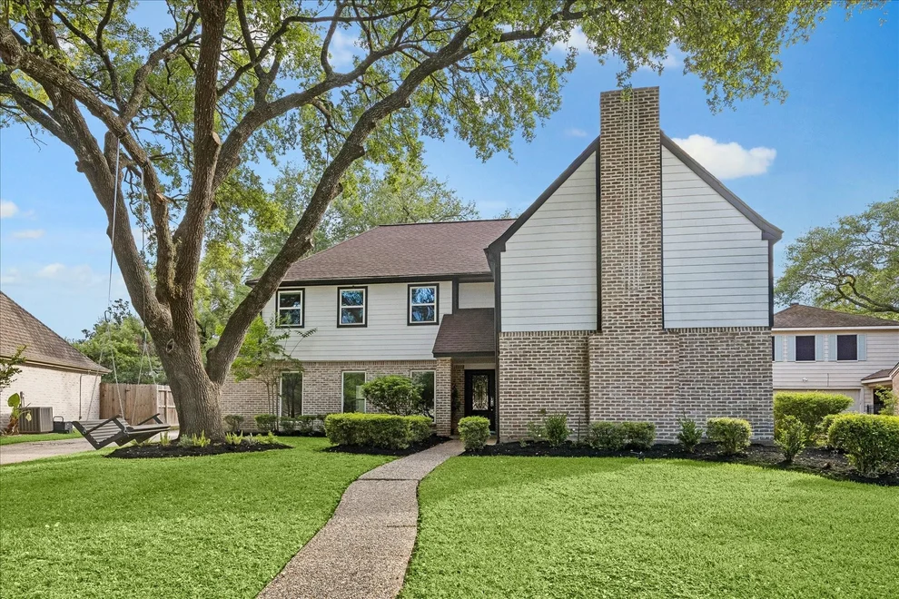 Unit for sale at 11815 Drexelbrook Drive, Houston, TX 77077
