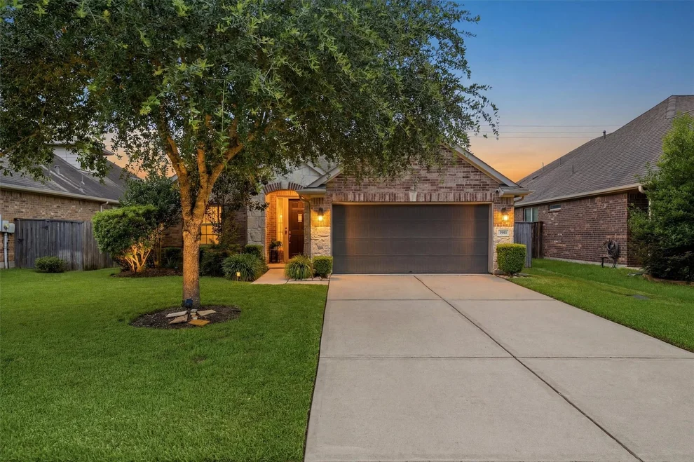Unit for sale at 1911 Cedar Ridge Lane, Pearland, TX 77089
