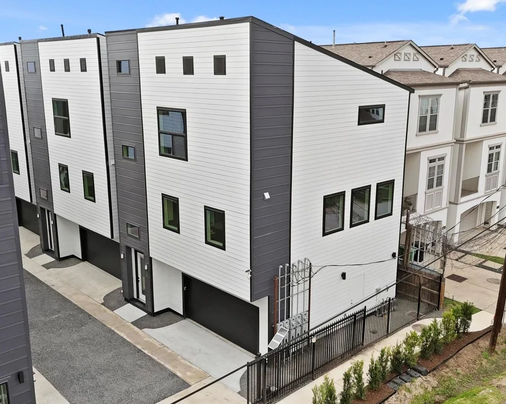 Unit for sale at 331 N Nagle Street, Houston, TX 77003
