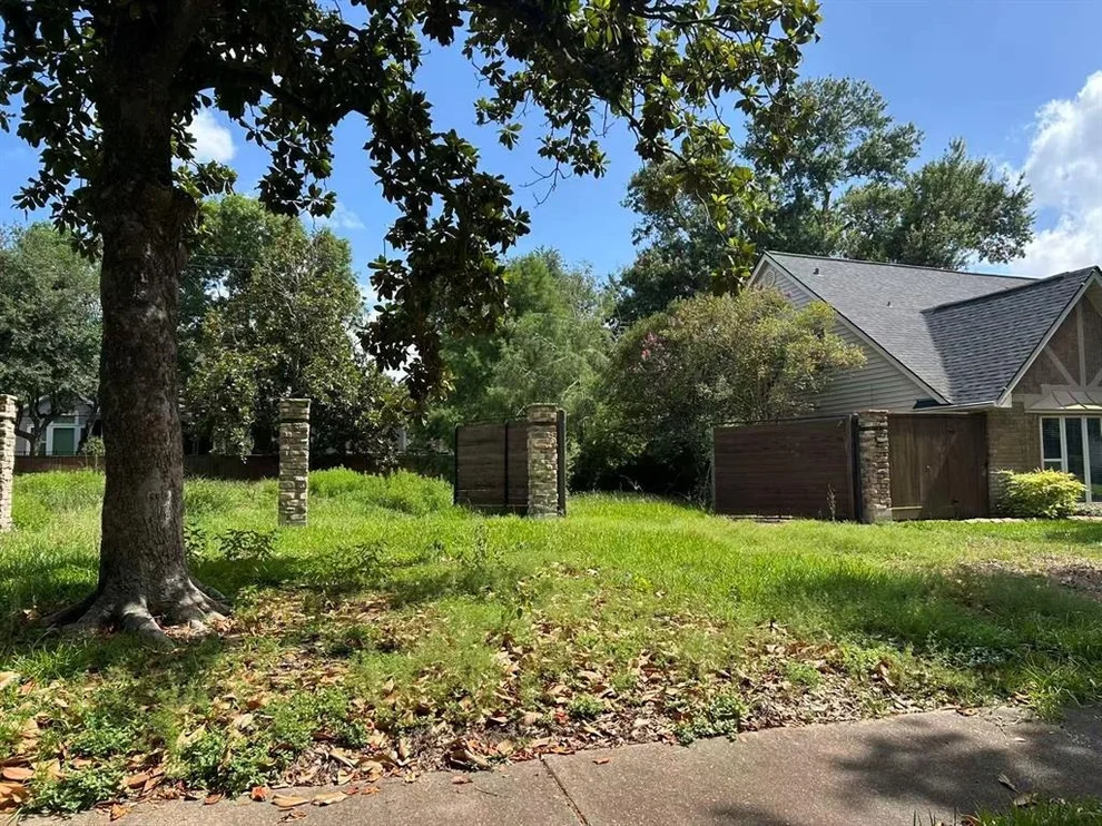 Unit for sale at 5207 Loch Lomond Drive, Houston, TX 77096