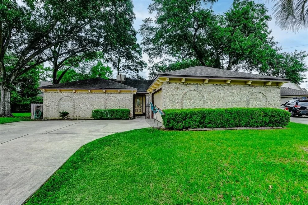 Unit for sale at 11918 Windlake Drive, Houston, TX 77070