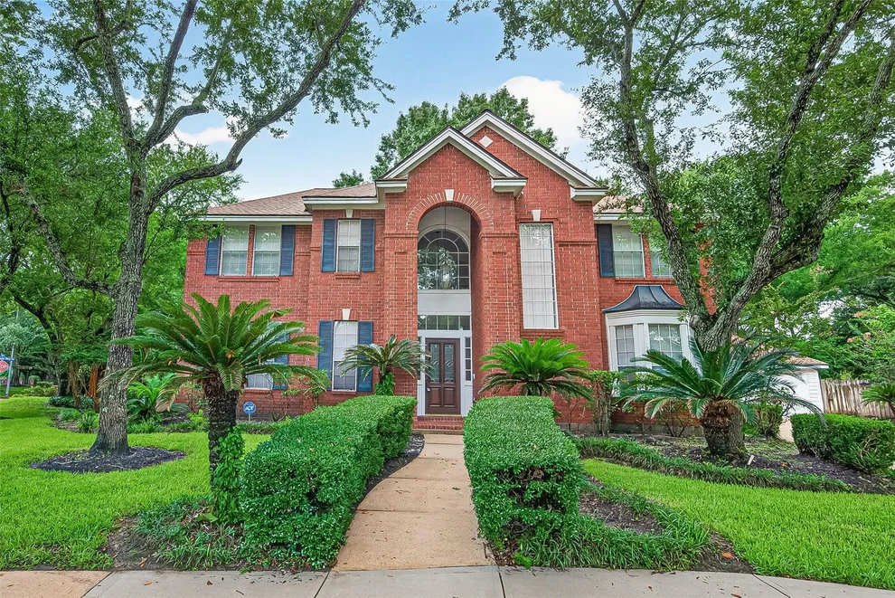 Unit for sale at 214 Huggins Ferry, Sugar Land, TX 77479