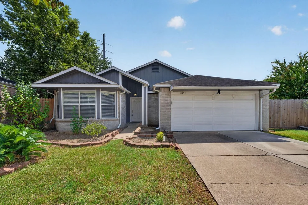 Unit for sale at 2963 Shadow Trail Drive, Houston, TX 77082