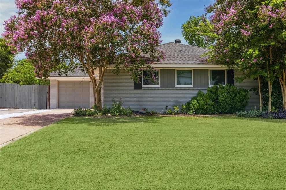Unit for sale at 4606 Nina Lee Lane, Houston, TX 77092