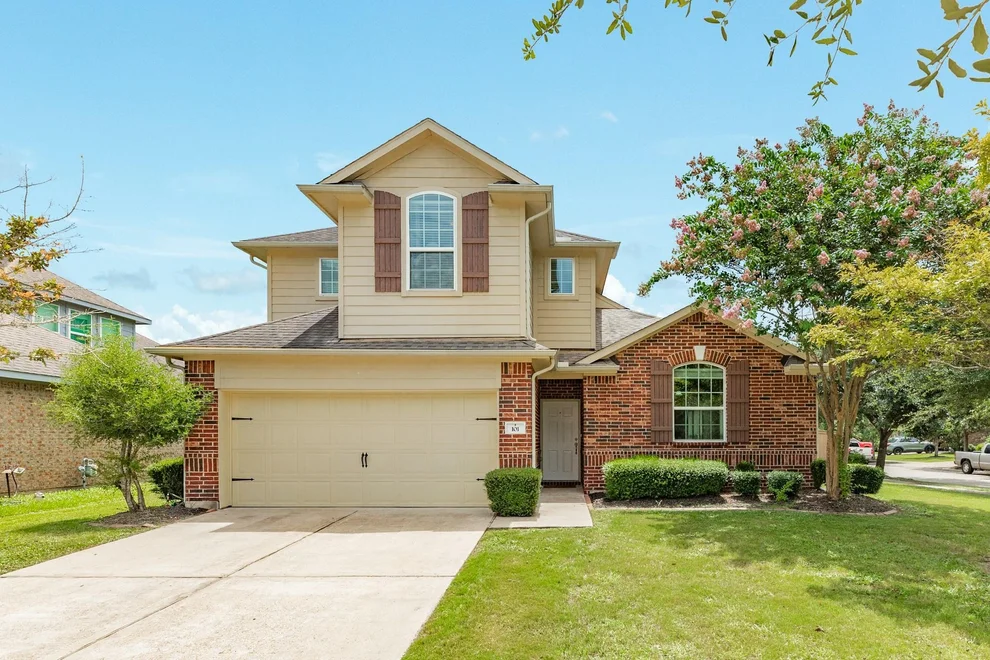 Unit for sale at 101 Long Meadow Ct, Clute, TX 77531
