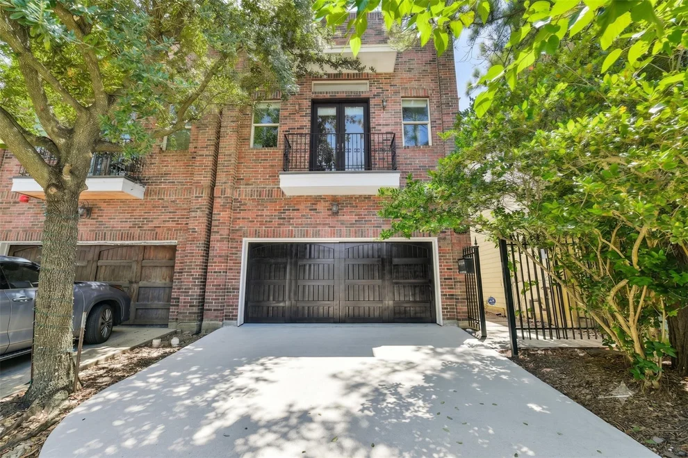 Unit for sale at 652 E 6th 1/2 Street, Houston, TX 77007