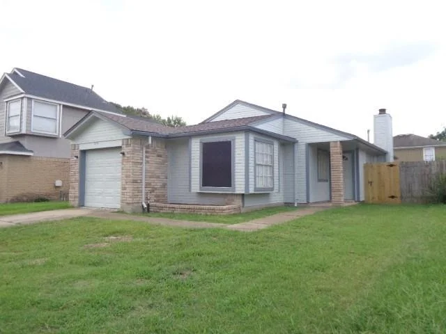 Unit for sale at 16702 Vista Oak Drive, Houston, TX 77073