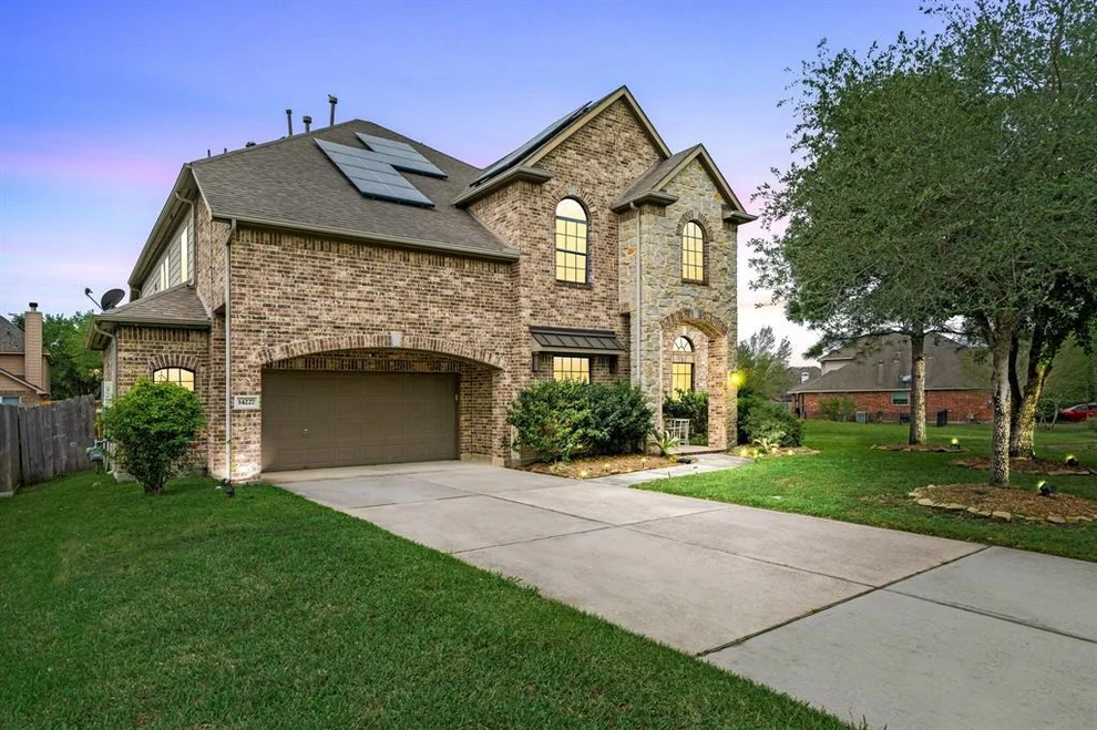 Unit for sale at 14227 Wildwood Springs Lane, Houston, TX 77044