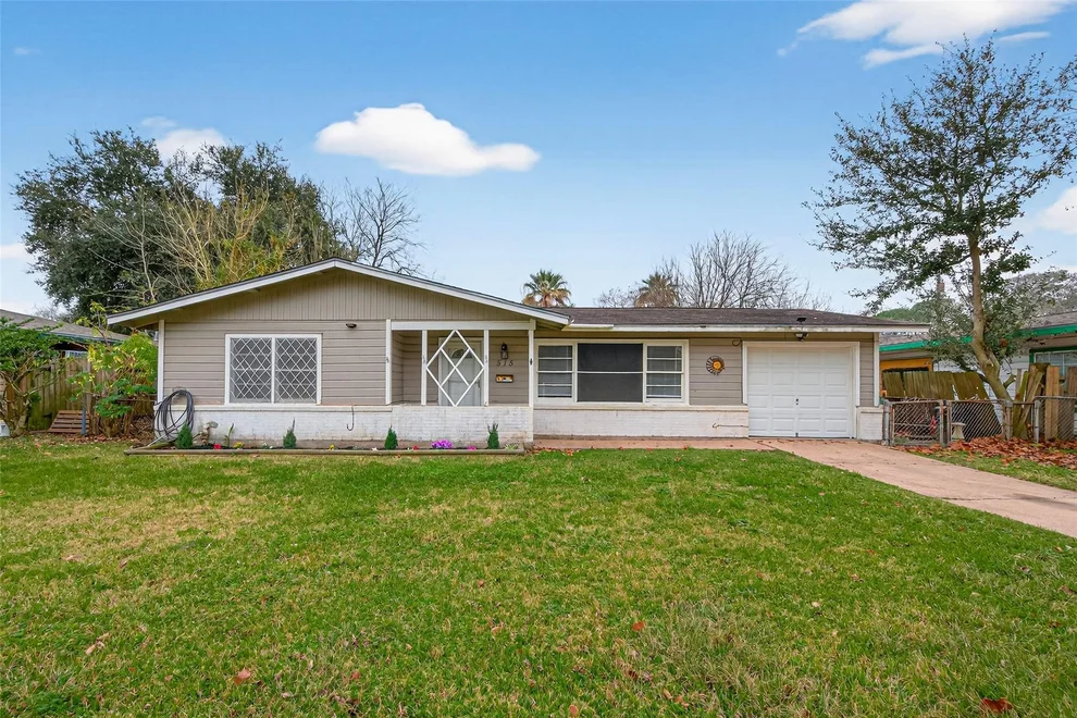 Unit for sale at 515 24th Avenue N, Texas City, TX 77590