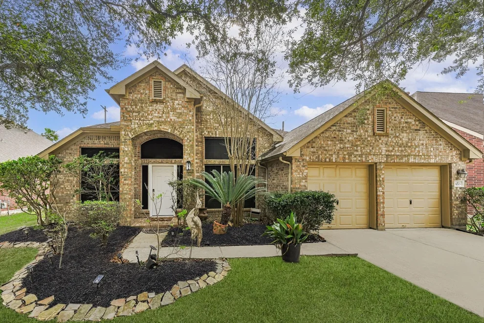 Unit for sale at 3213 Crimson Coast Drive, League City, TX 77573