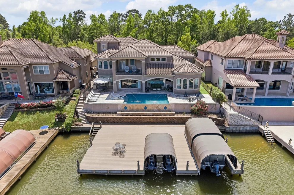 Unit for sale at 14710 Paradise Oak Drive, Conroe, TX 77356