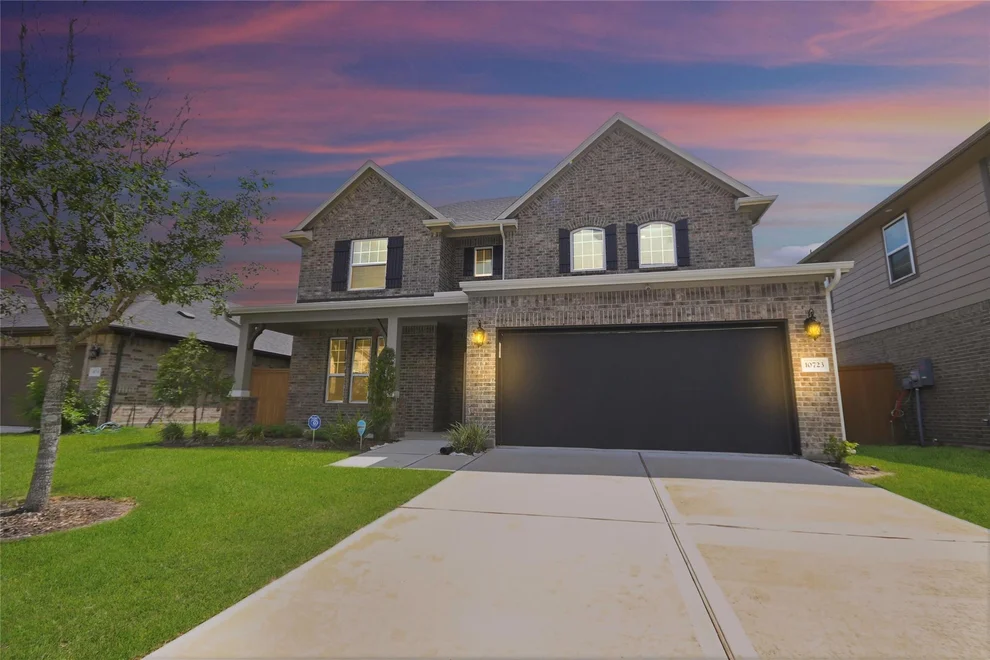 Unit for sale at 10723 Cliffs View Drive, Rosharon, TX 77583