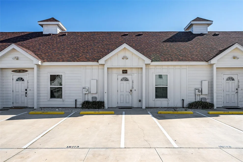 Unit for sale at 15113 Kokomo Drive, Corpus Christi, TX 78418