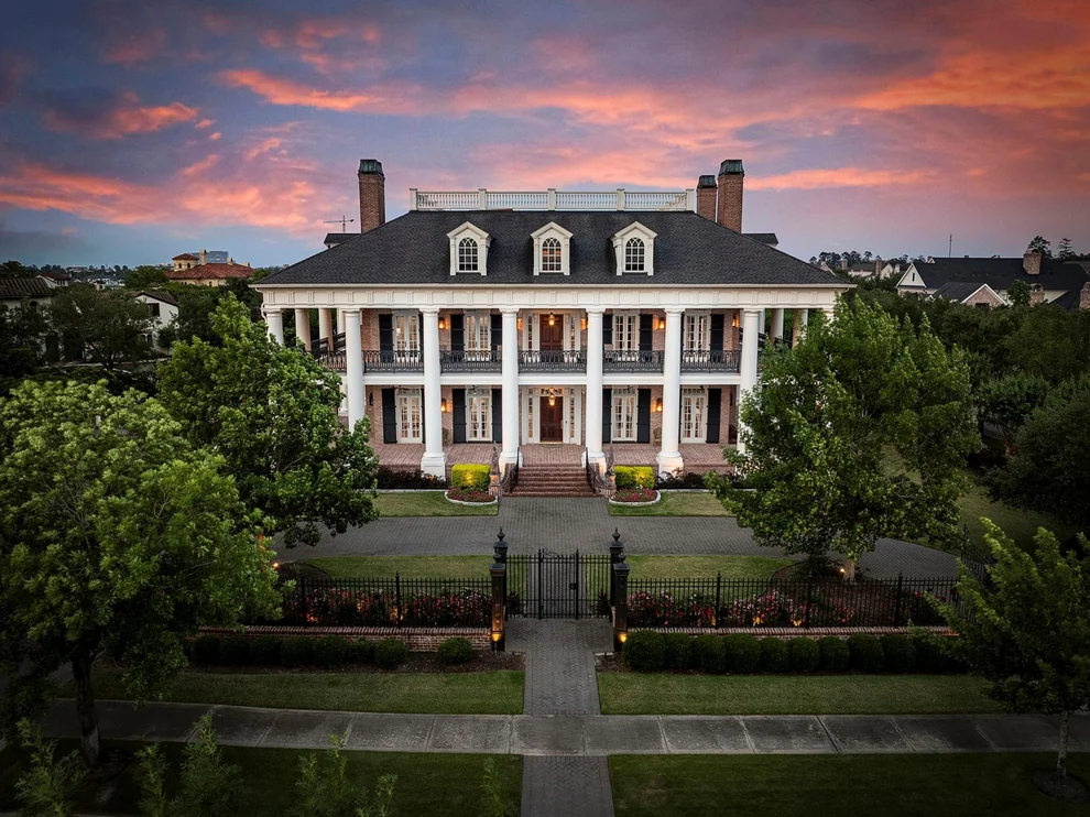 Unit for sale at 38 East Shore Drive, The Woodlands, TX 77380