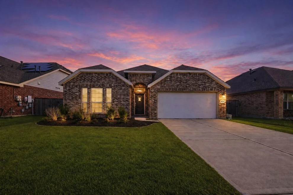 Unit for sale at 9814 Kingston Liberty Lane, Baytown, TX 77521