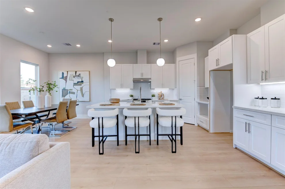 Unit for sale at 5132 Rosslyn Road, Houston, TX 77018