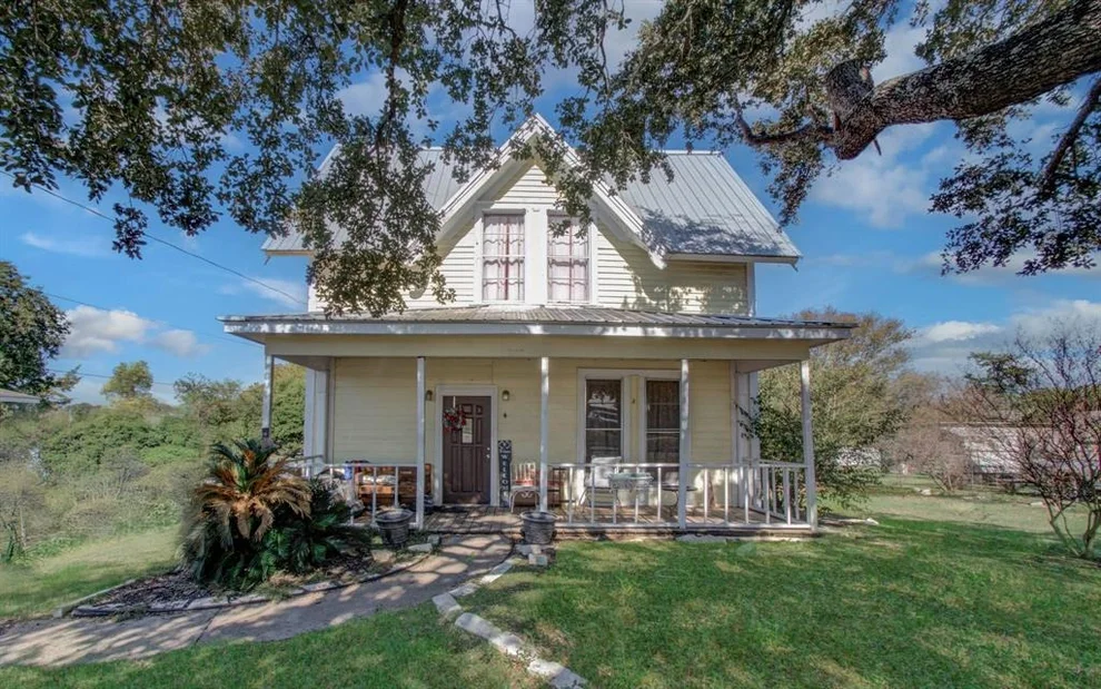 Unit for sale at 404 W Jefferson Street, Brenham, TX 77833