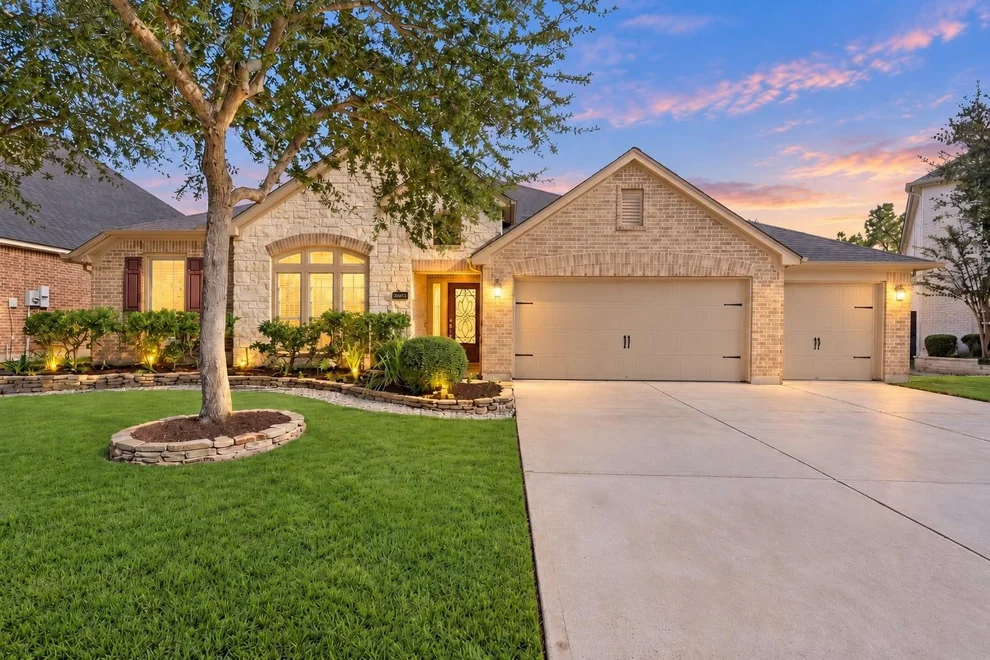 Unit for sale at 13812 Lakewater Drive, Pearland, TX 77584