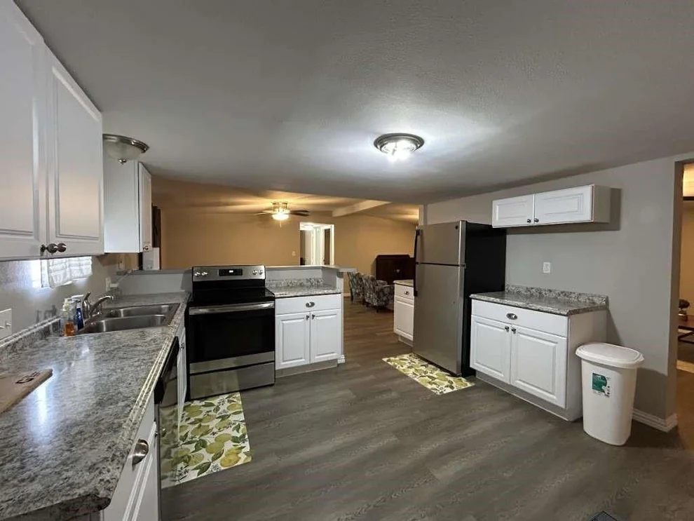 Unit for sale at 6 Kathy Lane, Huntsville, TX 77320
