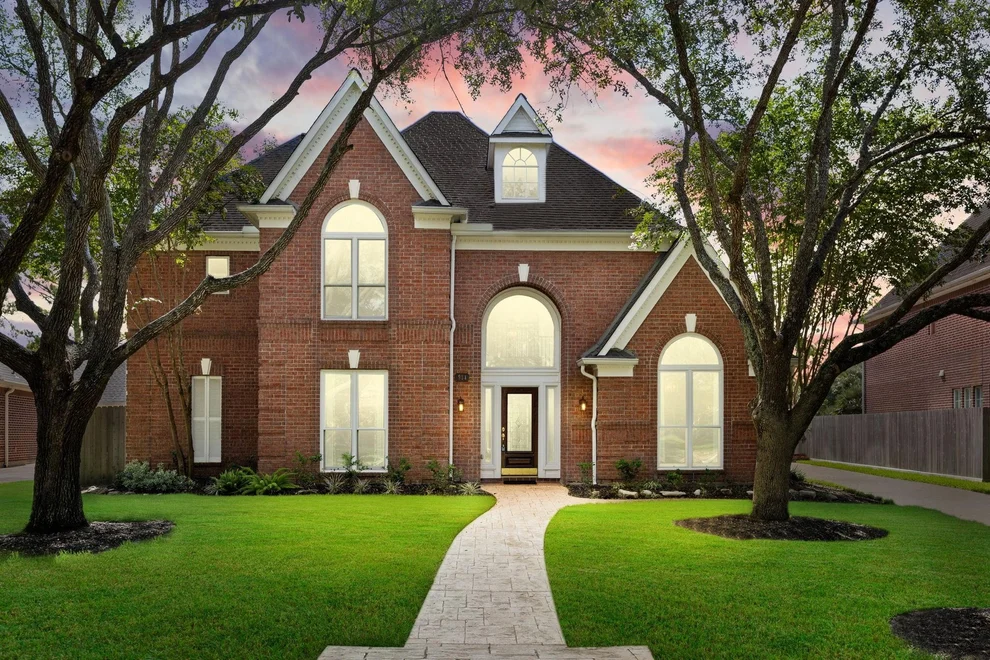 Unit for sale at 911 Old Valley Way, Houston, TX 77094