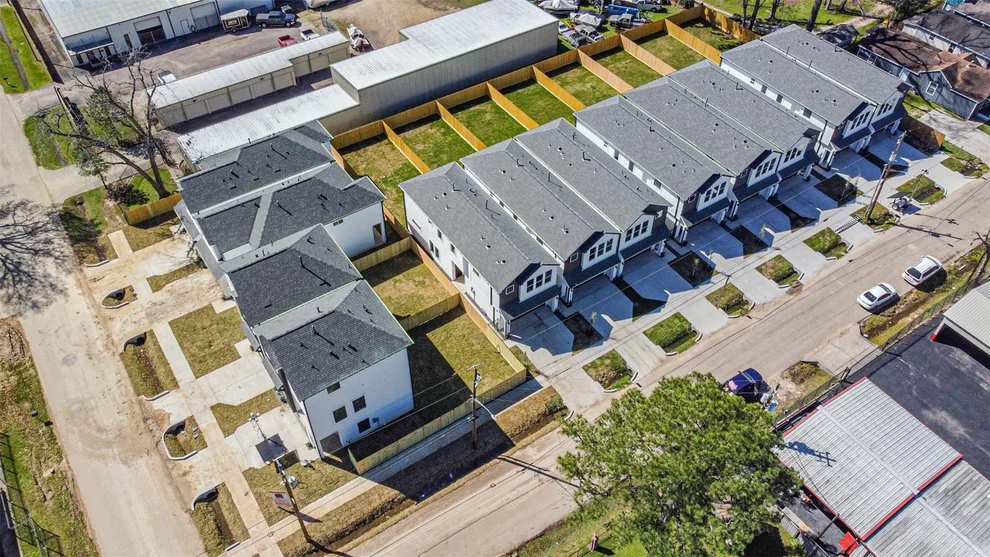 Unit for sale at 5019 Hardway Street, Houston, TX 77092