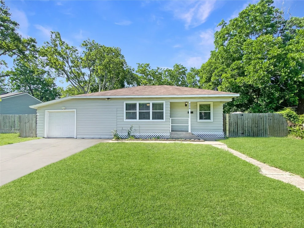 Unit for sale at 506 Azalea Drive, La Marque, TX 77568