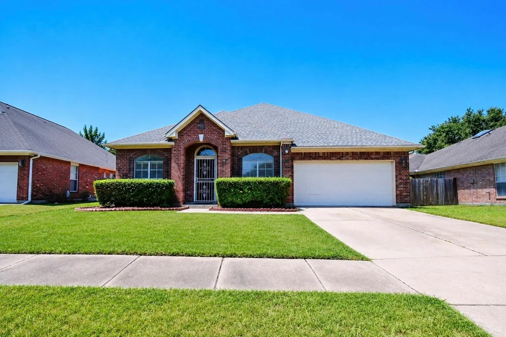 Unit for sale at 7710 Quintero Drive, Houston, TX 77083