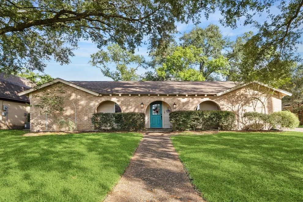 Unit for sale at 3042 Bonney Briar Drive, Missouri City, TX 77459