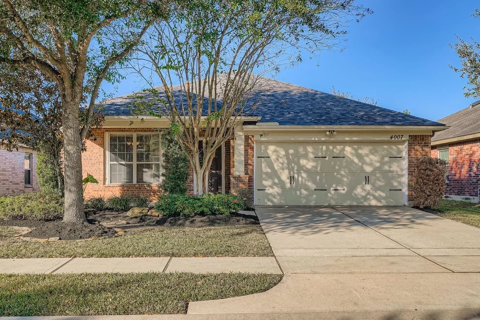Unit for sale at 4007 Pinecrest Hollow, Houston, TX 77084