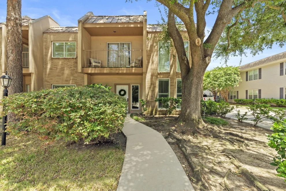Unit for sale at 1115 Augusta Drive, Houston, TX 77057