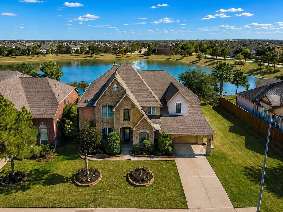 Unit for sale at 2421 Harbor Chase Drive, Pearland, TX 77584