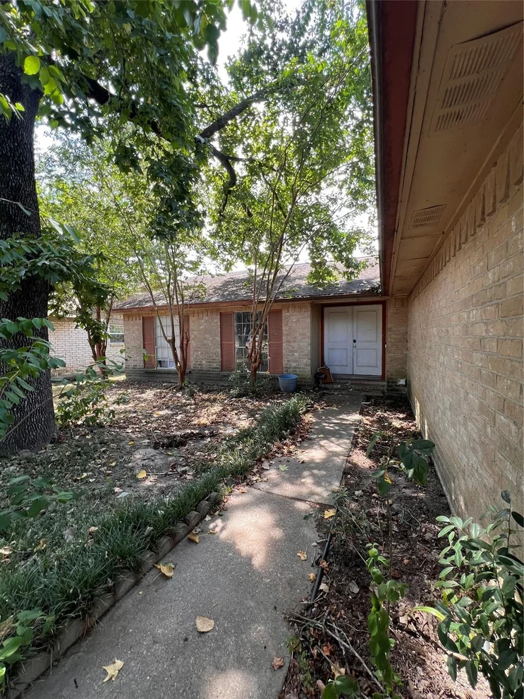 Unit for sale at 5222 Moonshadows Drive, Humble, TX 77346