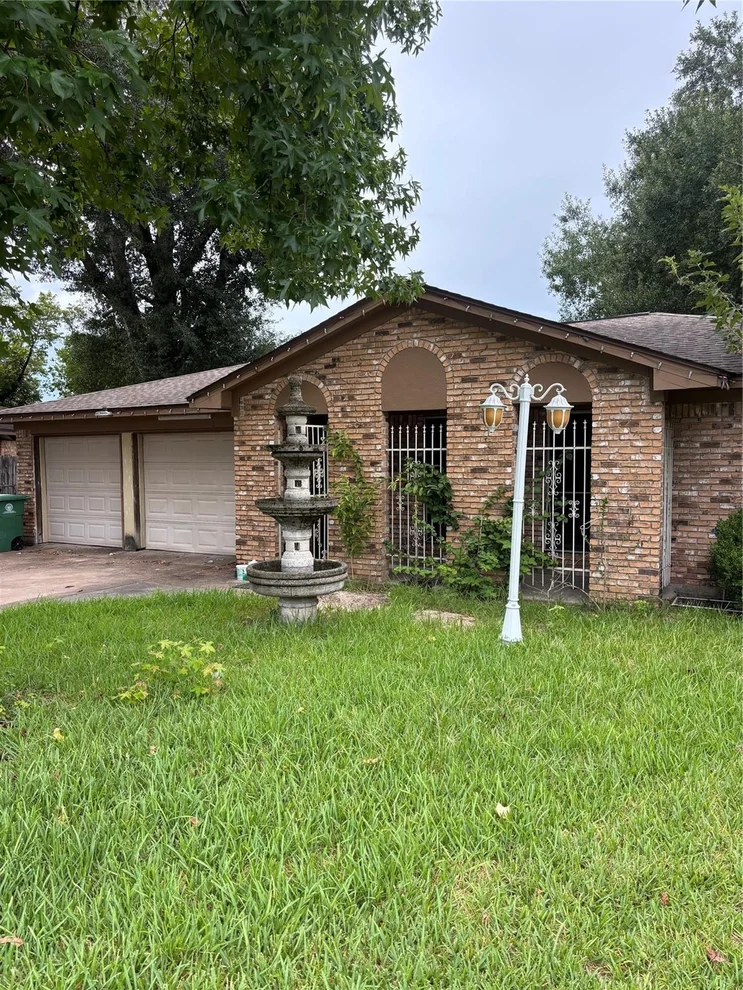 Unit for sale at 9006 Circle Cove Court, Houston, TX 77088