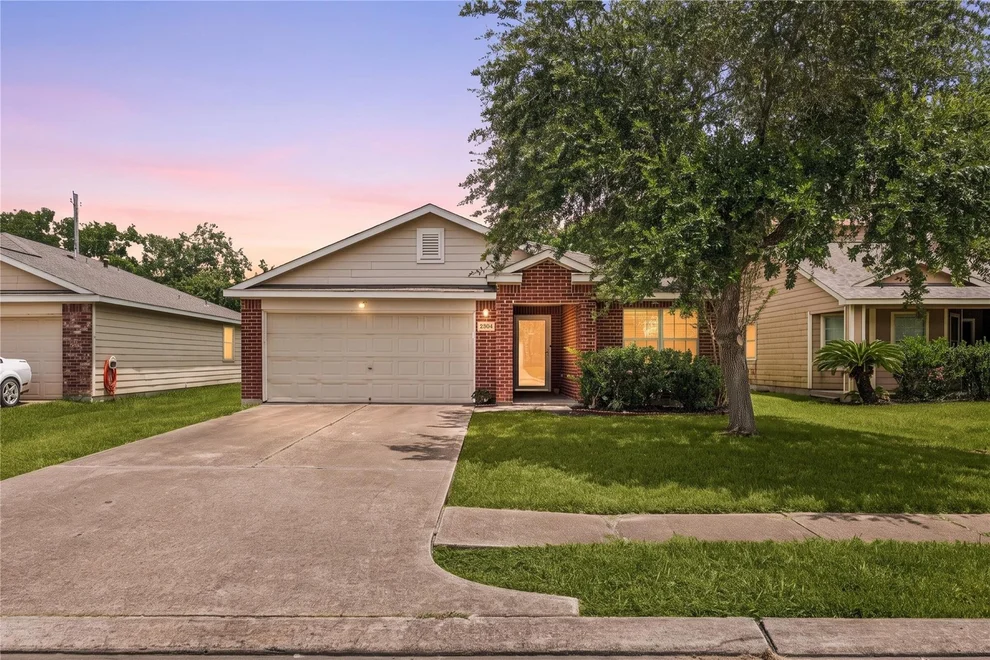Unit for sale at 2604 Redfish Drive, Texas City, TX 77591