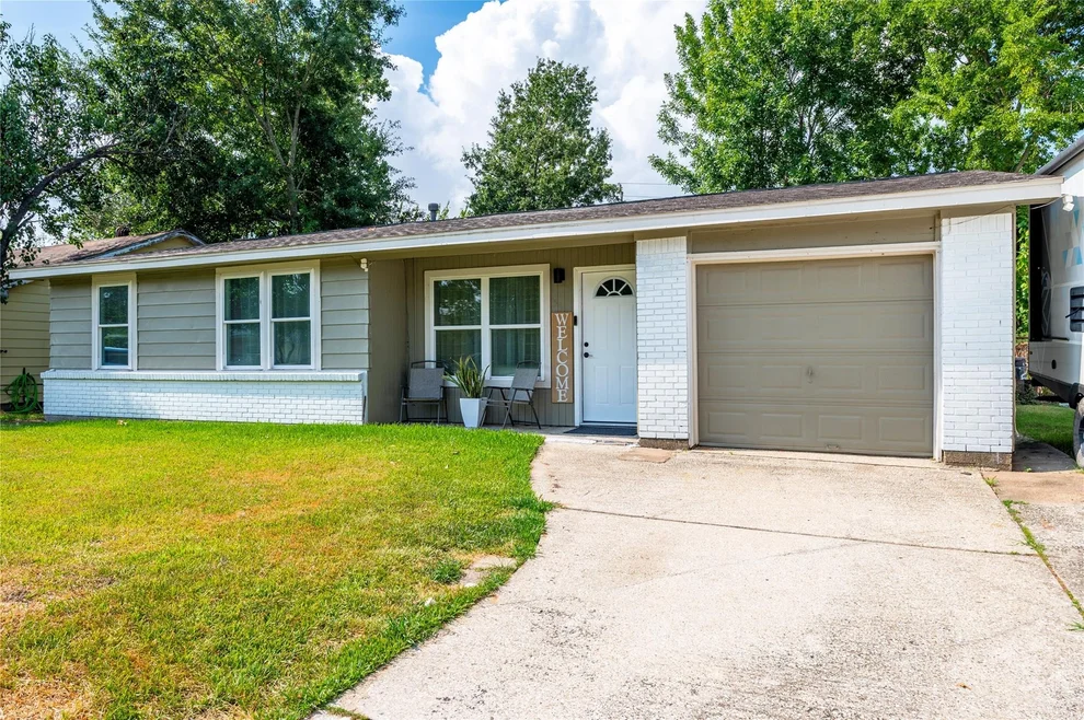 Unit for sale at 5311 Louise Street, Baytown, TX 77521