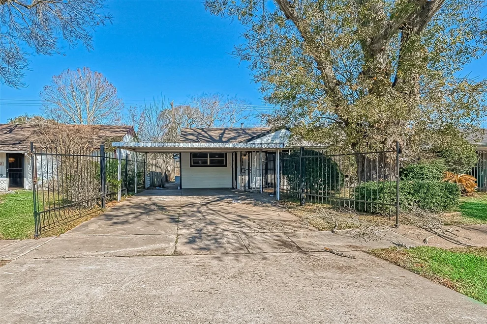 Unit for sale at 4905 Brinkley Street, Houston, TX 77033