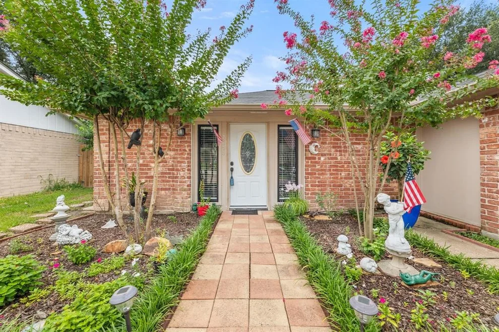 Unit for sale at 7214 Skylight Lane, Houston, TX 77095