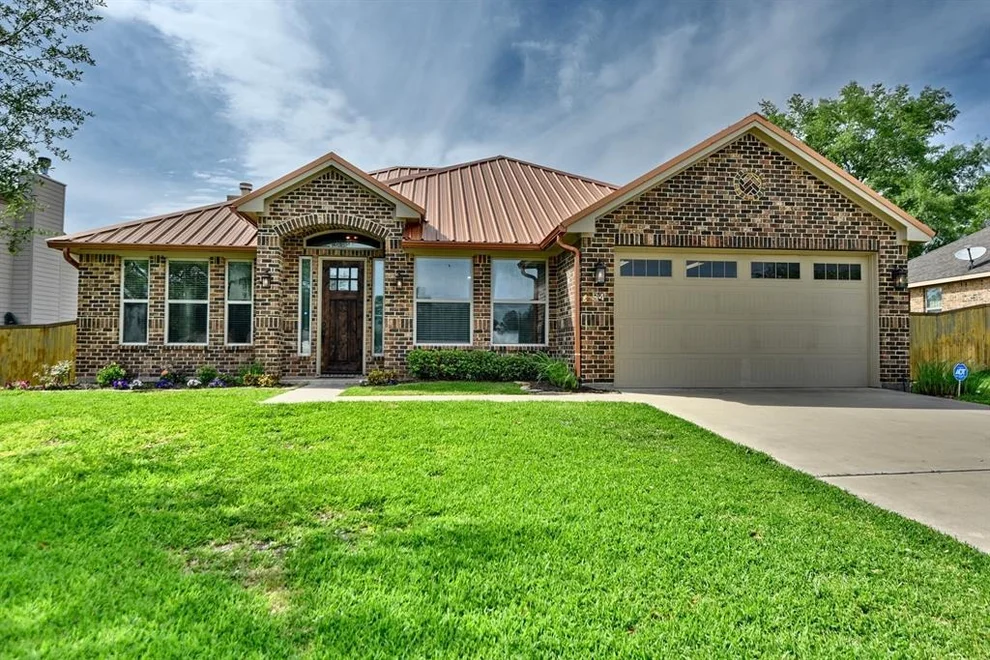 Unit for sale at 84 Briarwood Lane, Bellville, TX 77418