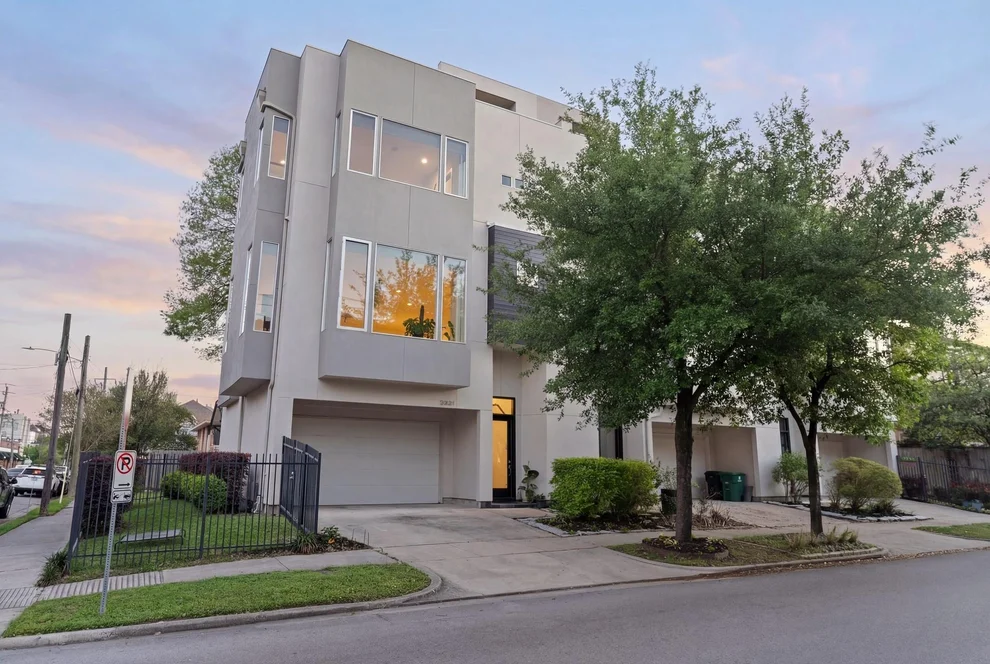 Unit for sale at 2001 Vermont Street, Houston, TX 77019