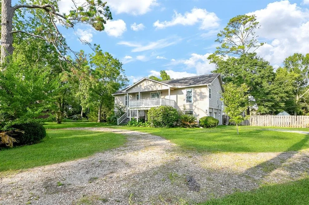 Unit for sale at 4509 Country Club Drive, Dickinson, TX 77539