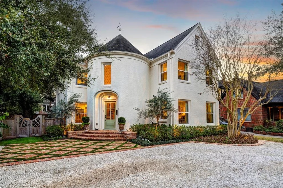 Unit for sale at 2201 South Boulevard, Houston, TX 77098