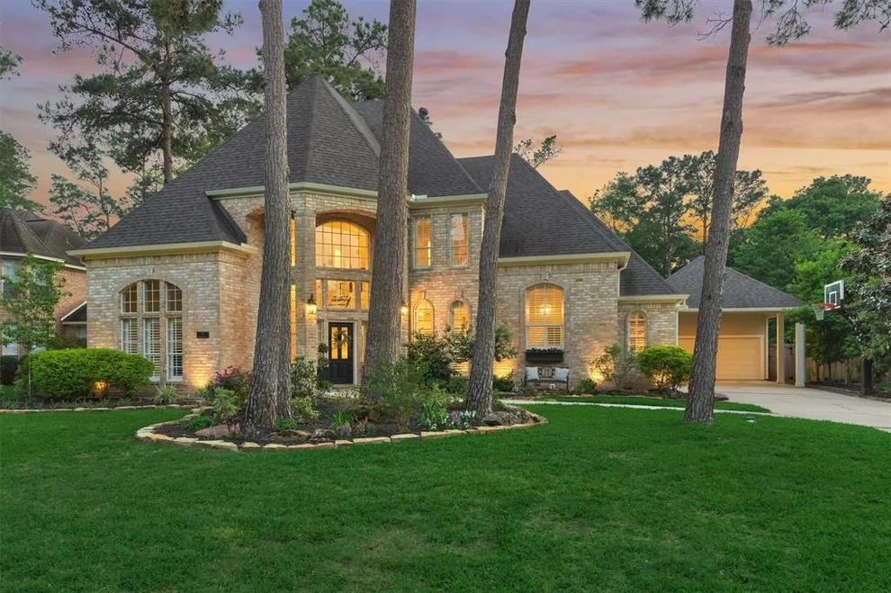 Unit for sale at 19 Highland Circle, The Woodlands, TX 77381
