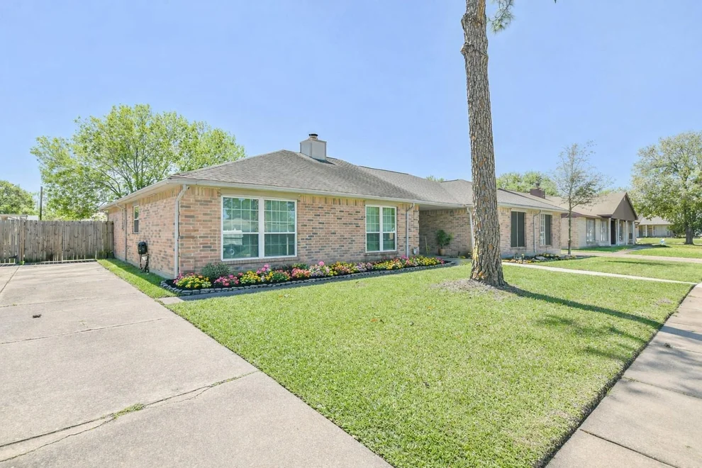Unit for sale at 19323 Hollowlog Drive, Katy, TX 77449